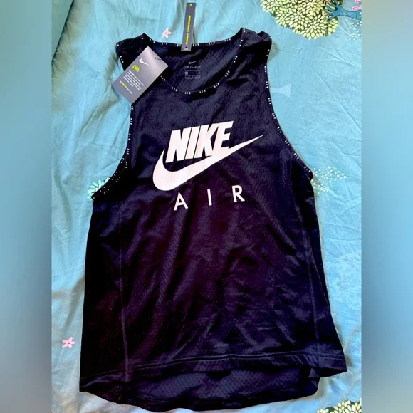 Women’s Nike dry fit tank top size small, BNWT - Picture 1 of 2